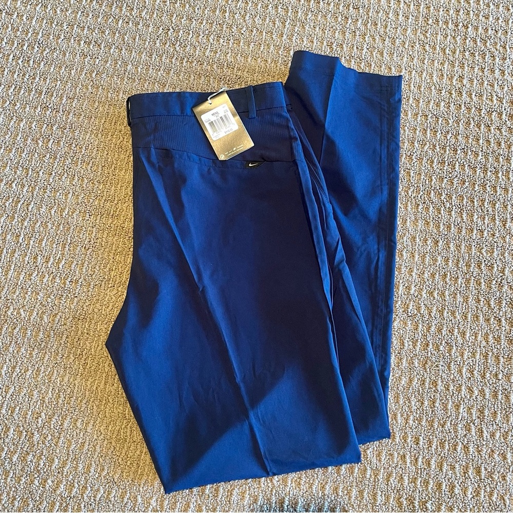 BRAND NEW Men’s Nike Golf Pants sz 36x32